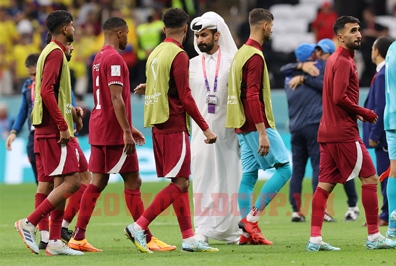 Thất bại 0-2 trước Ecuador, Qatar là đội chủ nhà đầu tiên để thua trận mở màn
